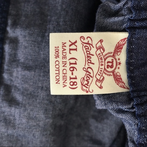 NWOT Off the Shoulder Chambray 100% Cotton Top - Picture 3 of 4